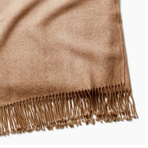 JOHANNA HOWARD Dip-Dye Throw, Camel, 100% Baby Alpaca, Retail Price $450.00US - Picture 2 of 11